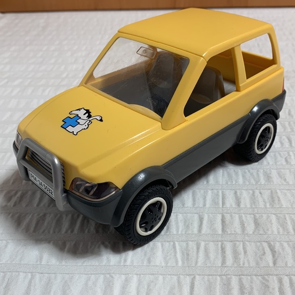 City Life Veterinarian 5532 by Playmobil - Picture 5 of 15